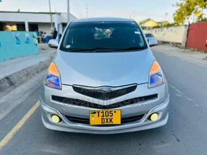 Toyota Ractis 2006 Silver