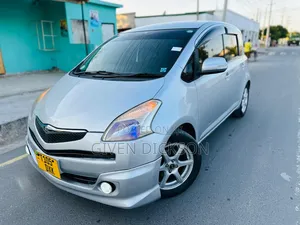 Toyota Ractis 2006 Silver