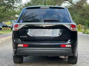 Mitsubishi Outlander 2013 Matt Black