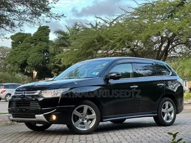 Mitsubishi Outlander 2013 Matt Black
