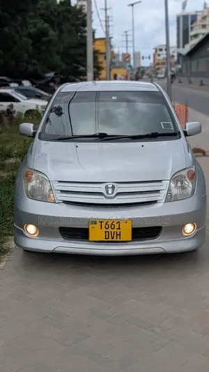 Toyota IST 2007 Silver