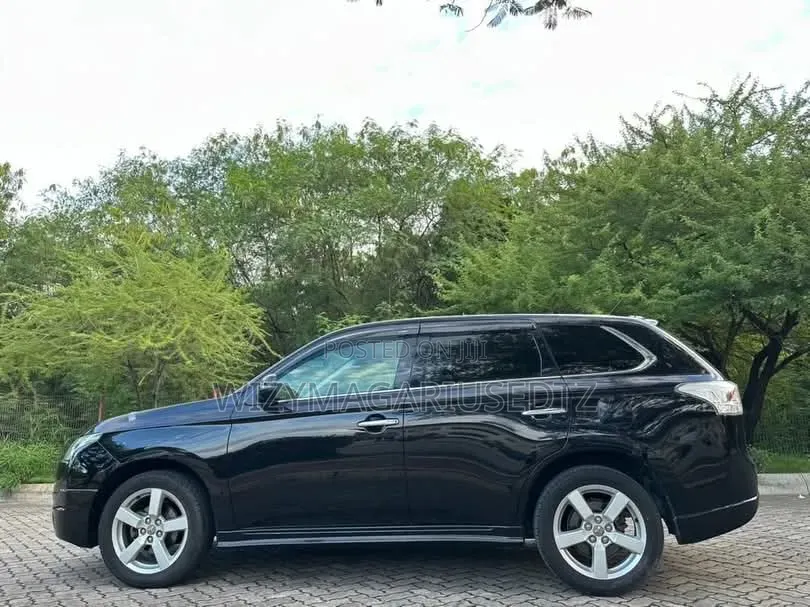 Mitsubishi Outlander 2013 Matt Black