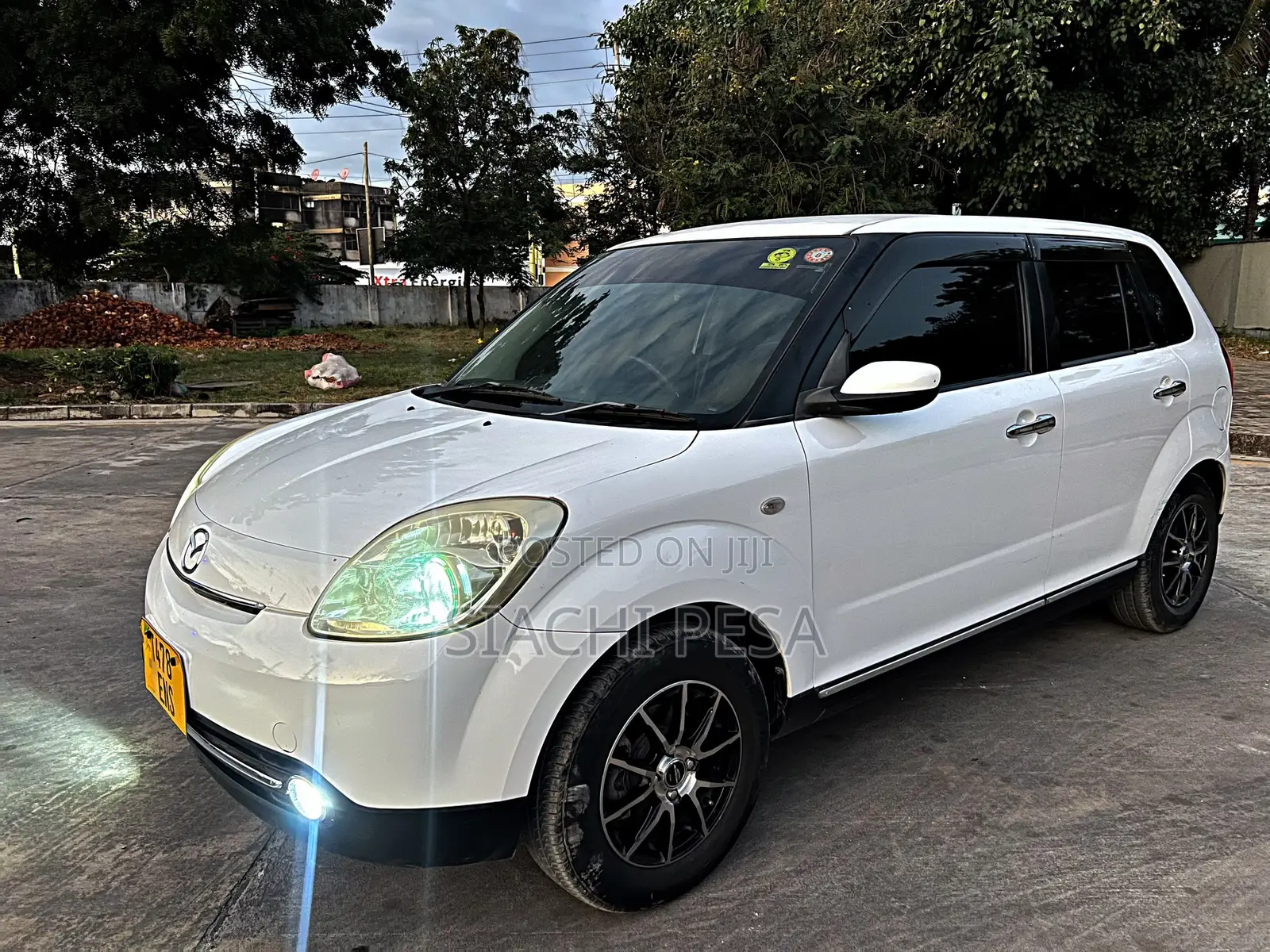 Mazda Verisa 2010 White