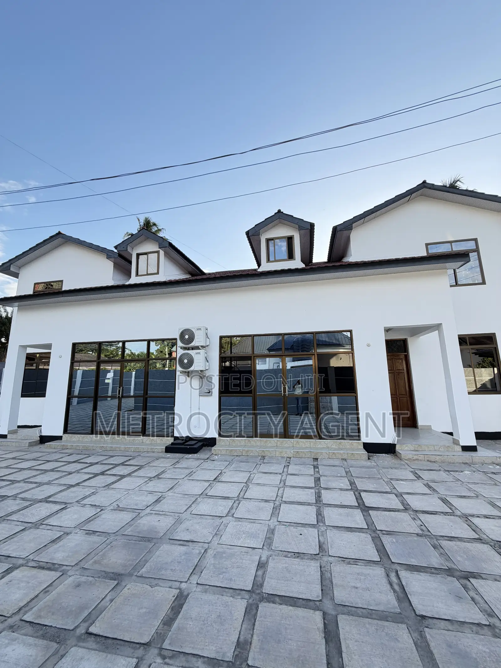 8bdrm Maisonette in Metro Estate, Mikocheni for rent