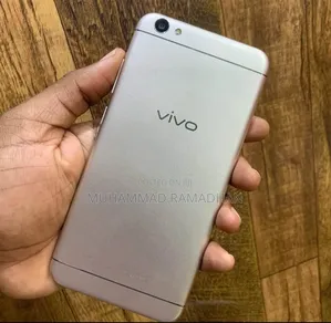 Vivo Y67 32 GB Silver