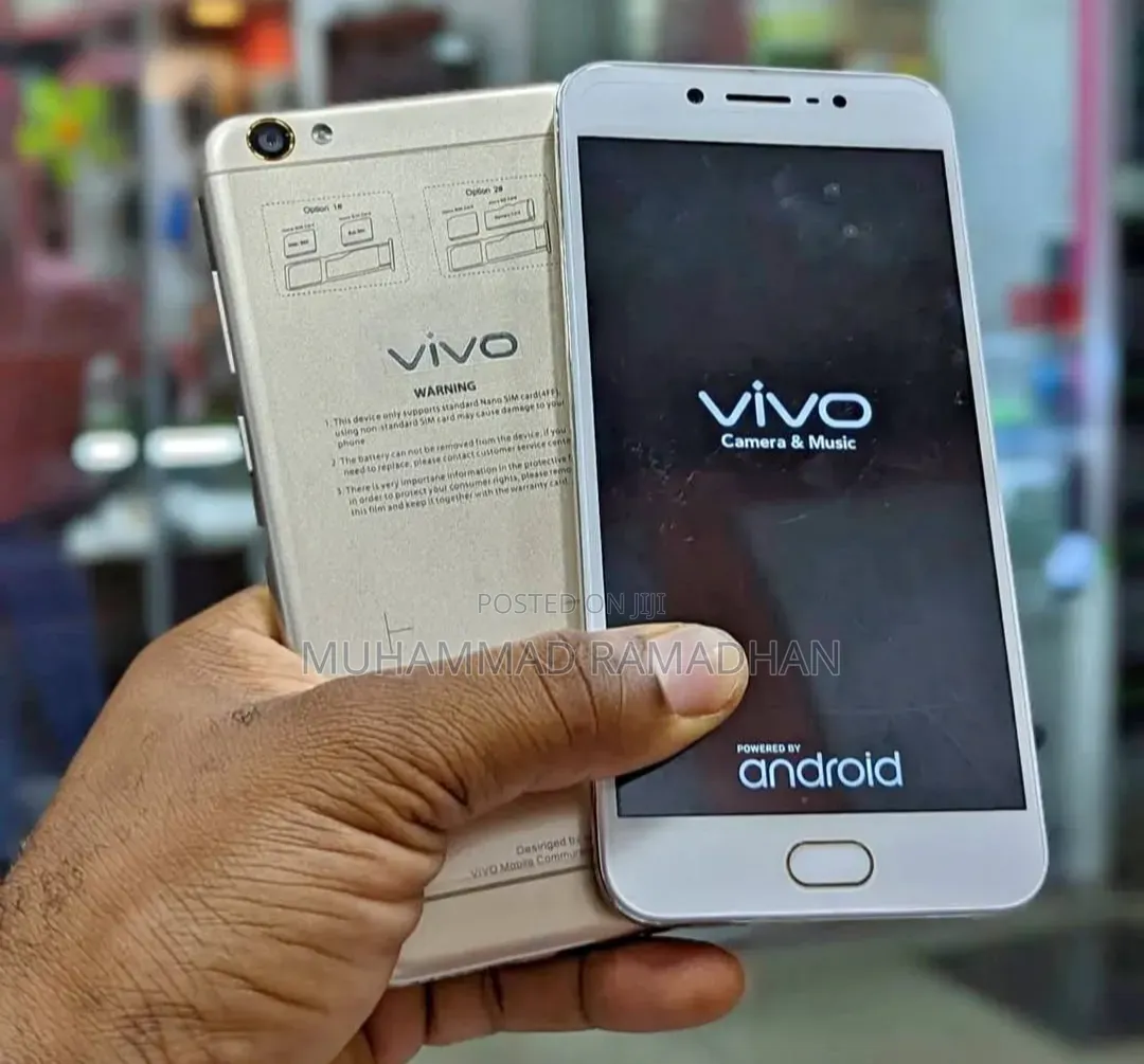 Vivo Y67 32 GB Silver