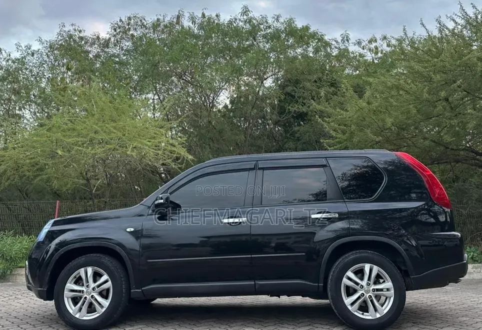 Nissan X-Trail 2012 Black