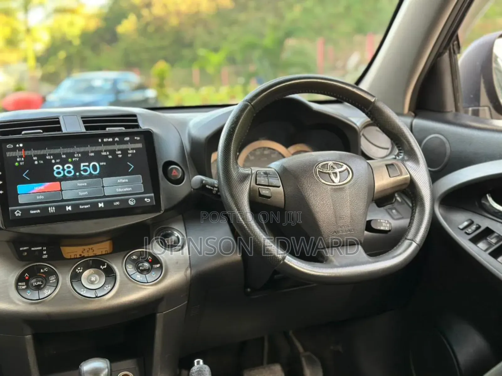 Toyota Vanguard 2011 Black