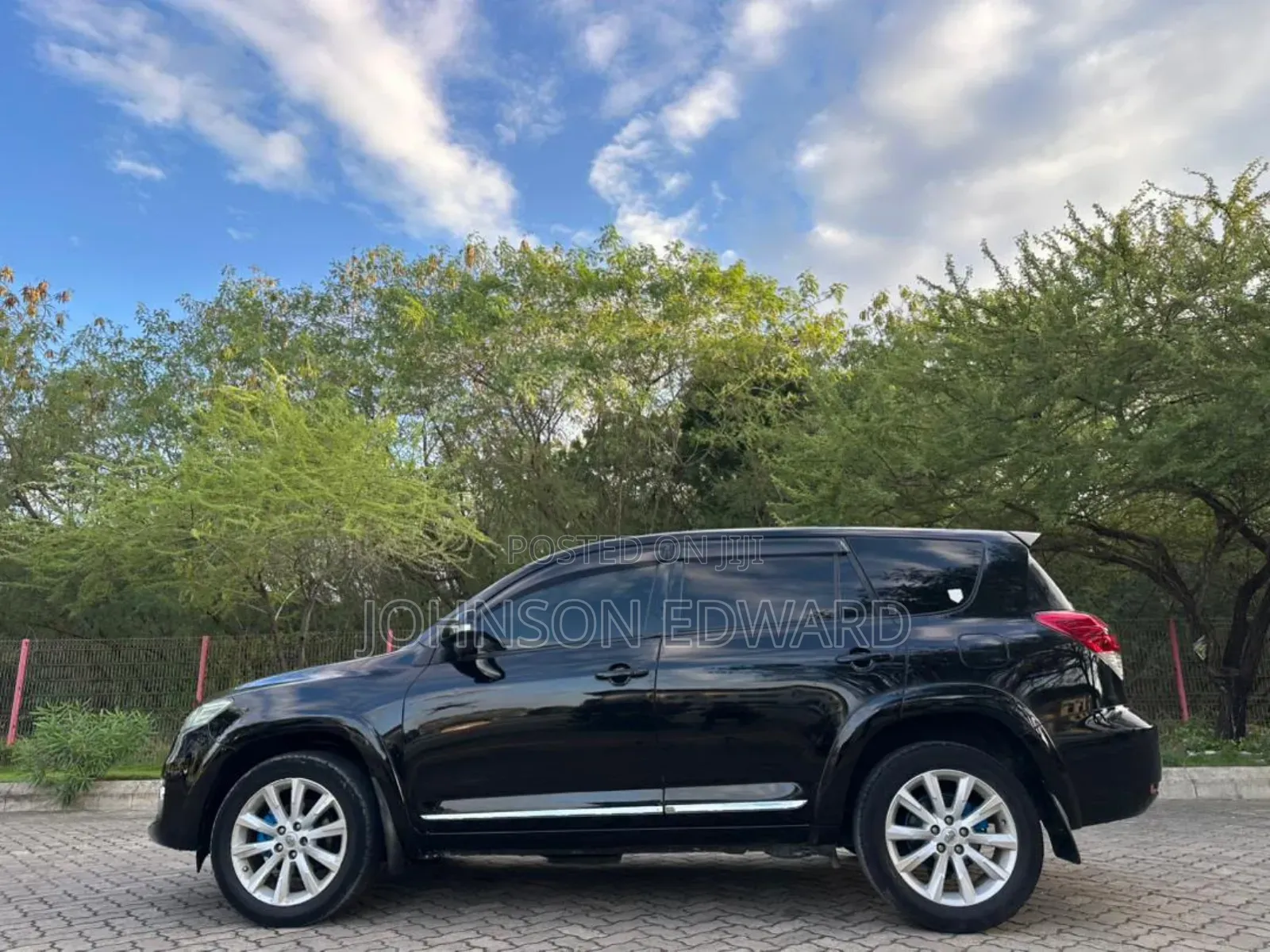 Toyota Vanguard 2011 Black