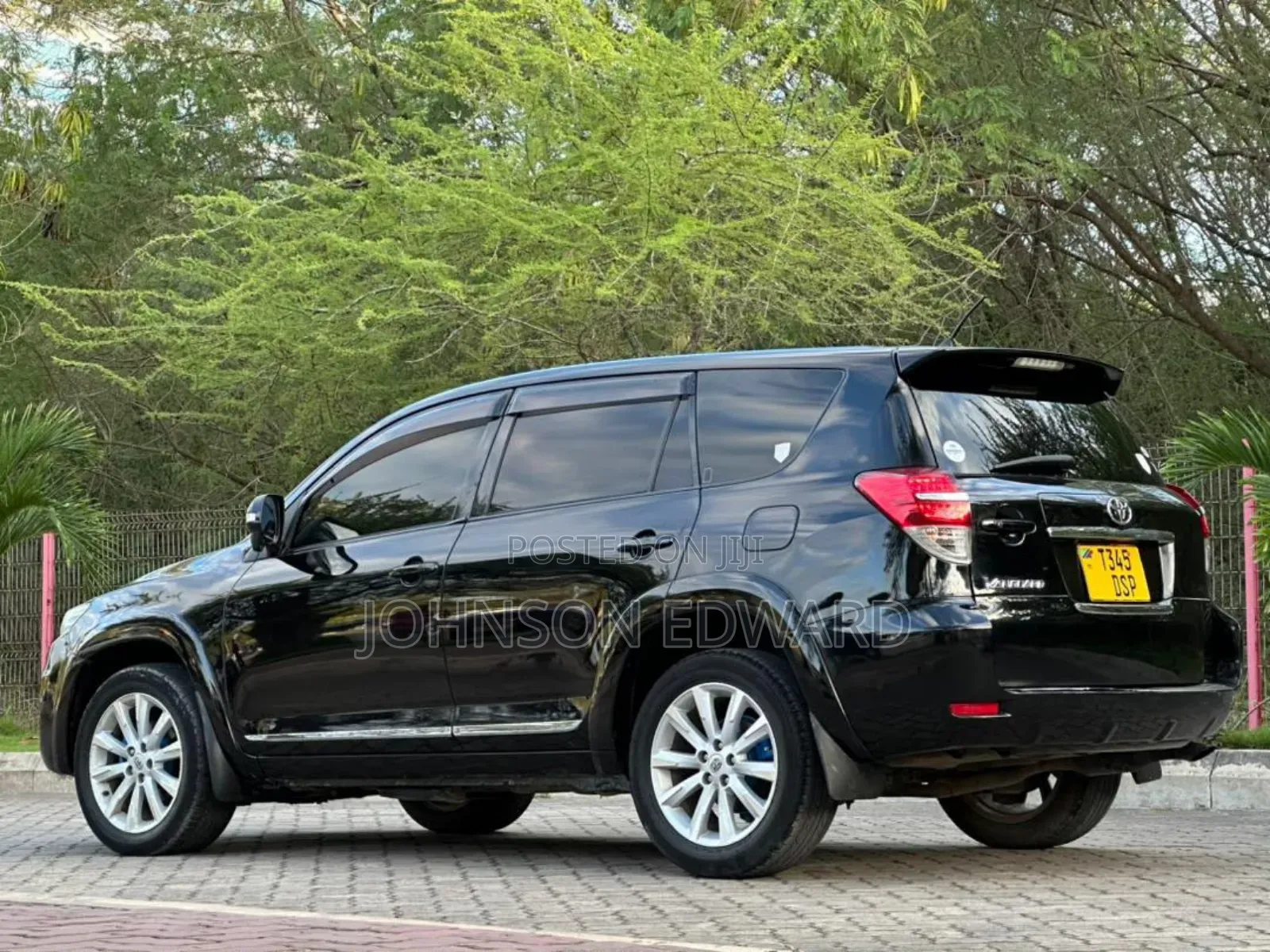 Toyota Vanguard 2011 Black