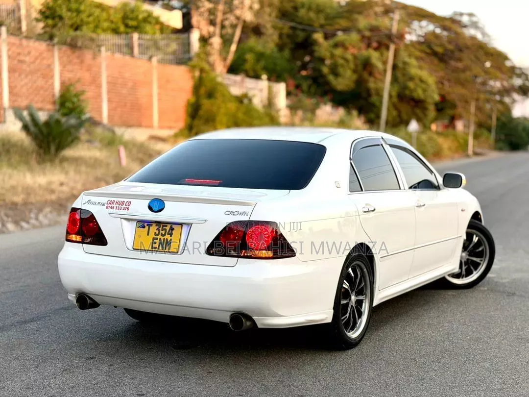 Toyota Crown 2007 White
