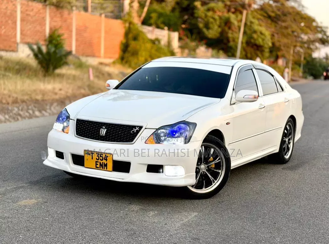 Toyota Crown 2007 White