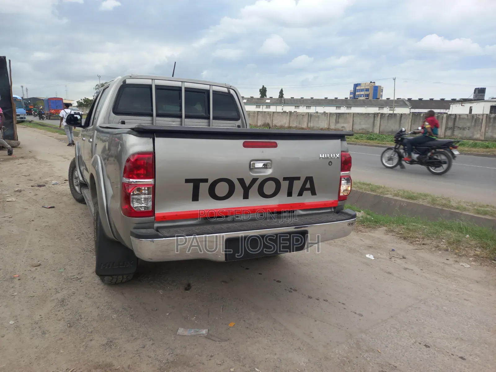 Toyota Hilux 2015 Gray