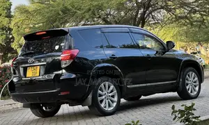 Toyota Vanguard 2011 Black