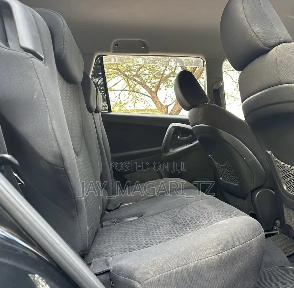 Toyota Vanguard 2011 Black