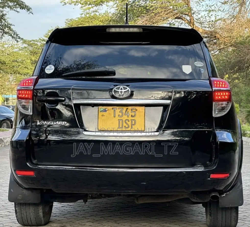 Toyota Vanguard 2011 Black