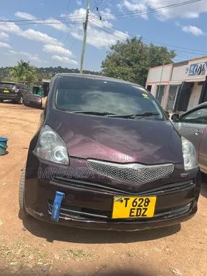 Toyota Ractis 2007 Maroon