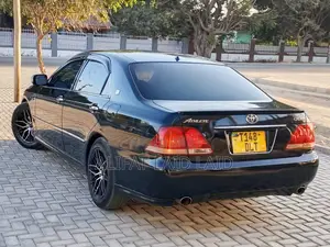 Toyota Crown 2004 Black