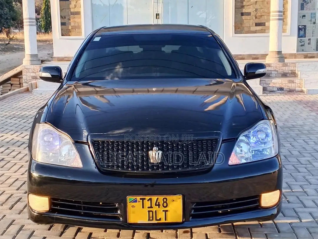 Toyota Crown 2004 Black