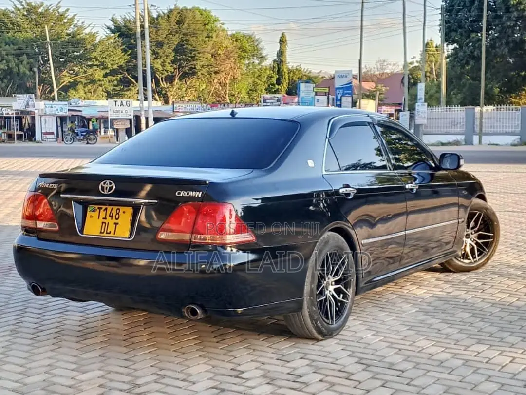 Toyota Crown 2004 Black