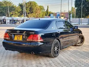 Toyota Crown 2004 Black