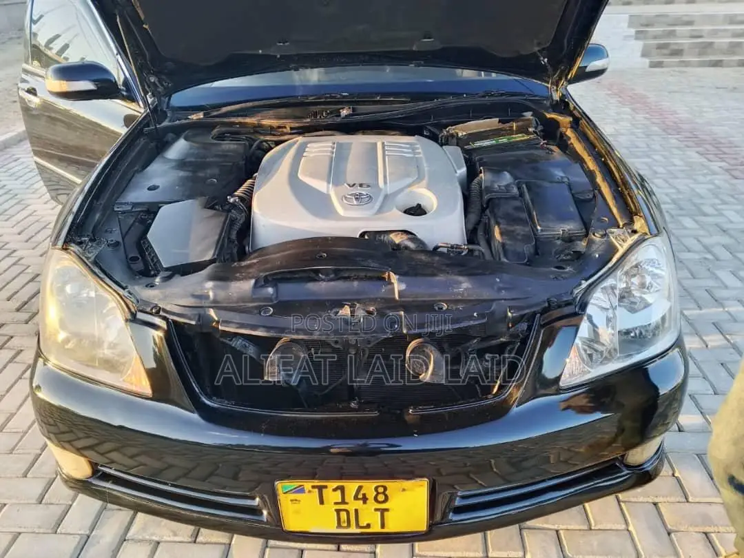 Toyota Crown 2004 Black