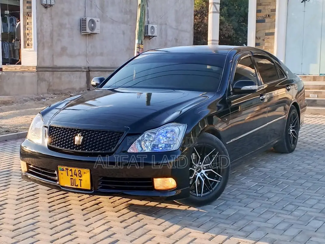Toyota Crown 2004 Black