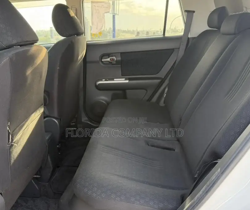Toyota Corolla Rumion 2009 White