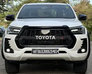 Toyota Hilux 2023 White