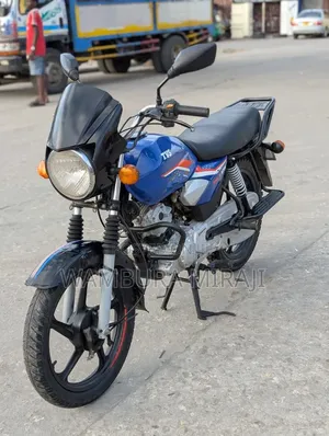New TVS HLX 125 2025 Blue