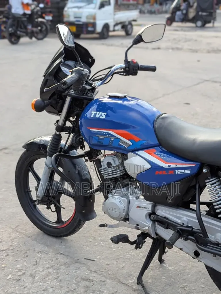 New TVS HLX 125 2025 Blue