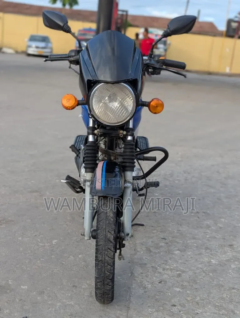 New TVS HLX 125 2025 Blue