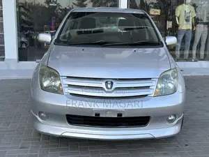 Toyota IST 2003 Silver