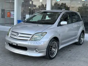 Toyota IST 2003 Silver