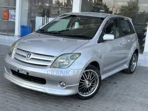 Toyota IST 2003 Silver