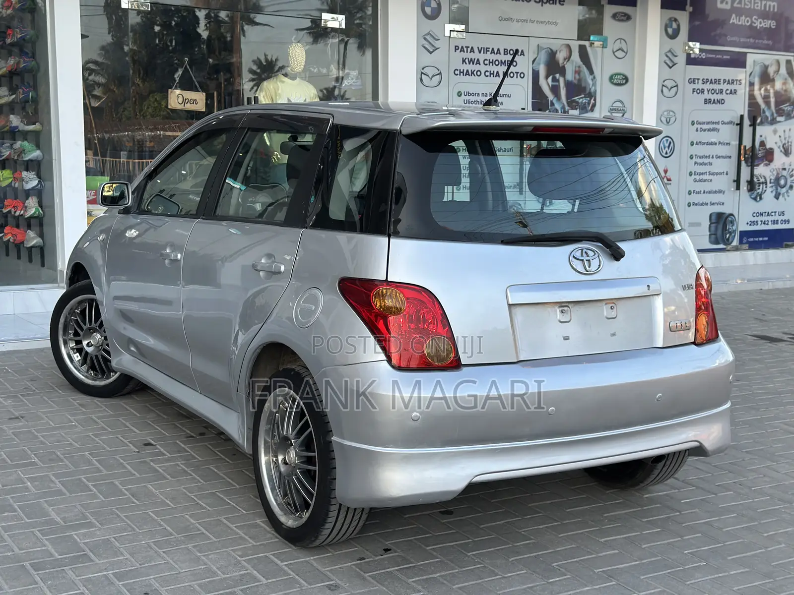 Toyota IST 2003 Silver