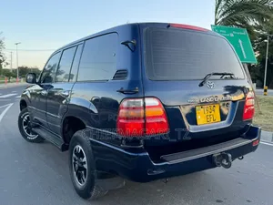 Toyota Land Cruiser 2006 Blue