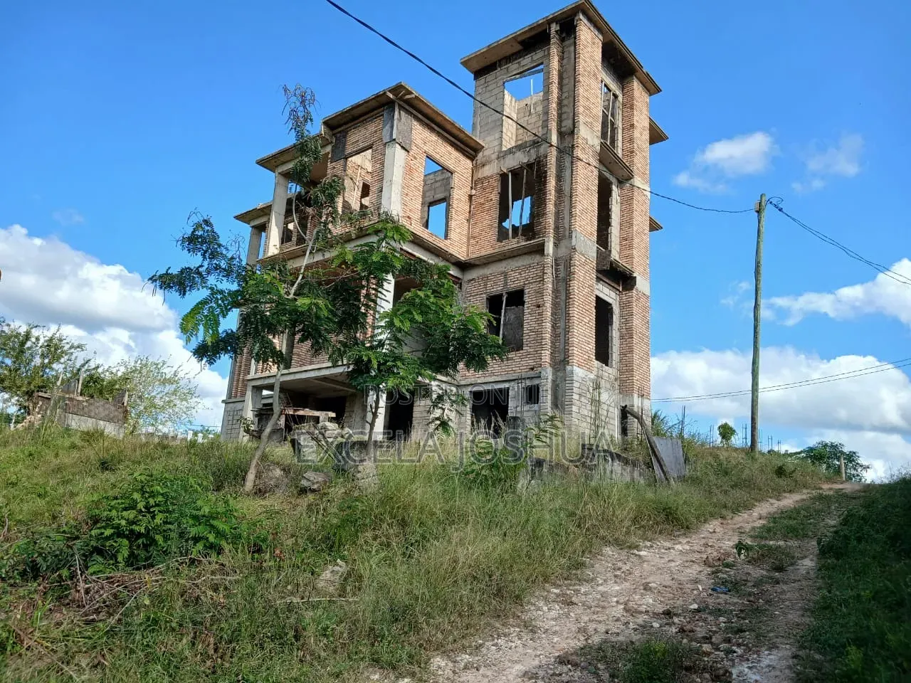 5bdrm House in Excela Joshua, Mbezi for sale