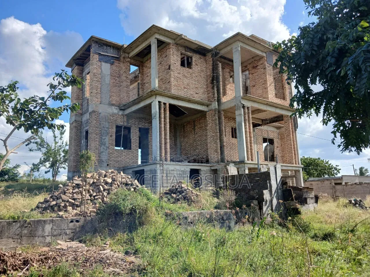 5bdrm House in Excela Joshua, Mbezi for sale