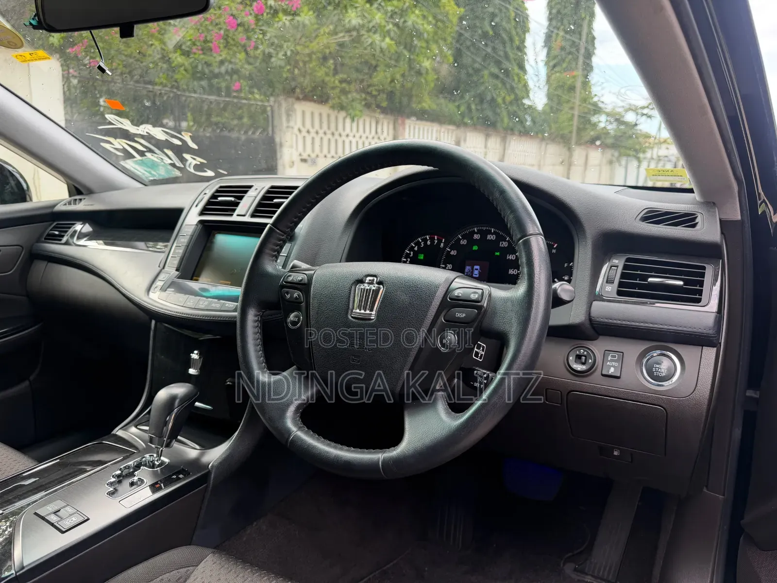 Toyota Crown 2010 Black