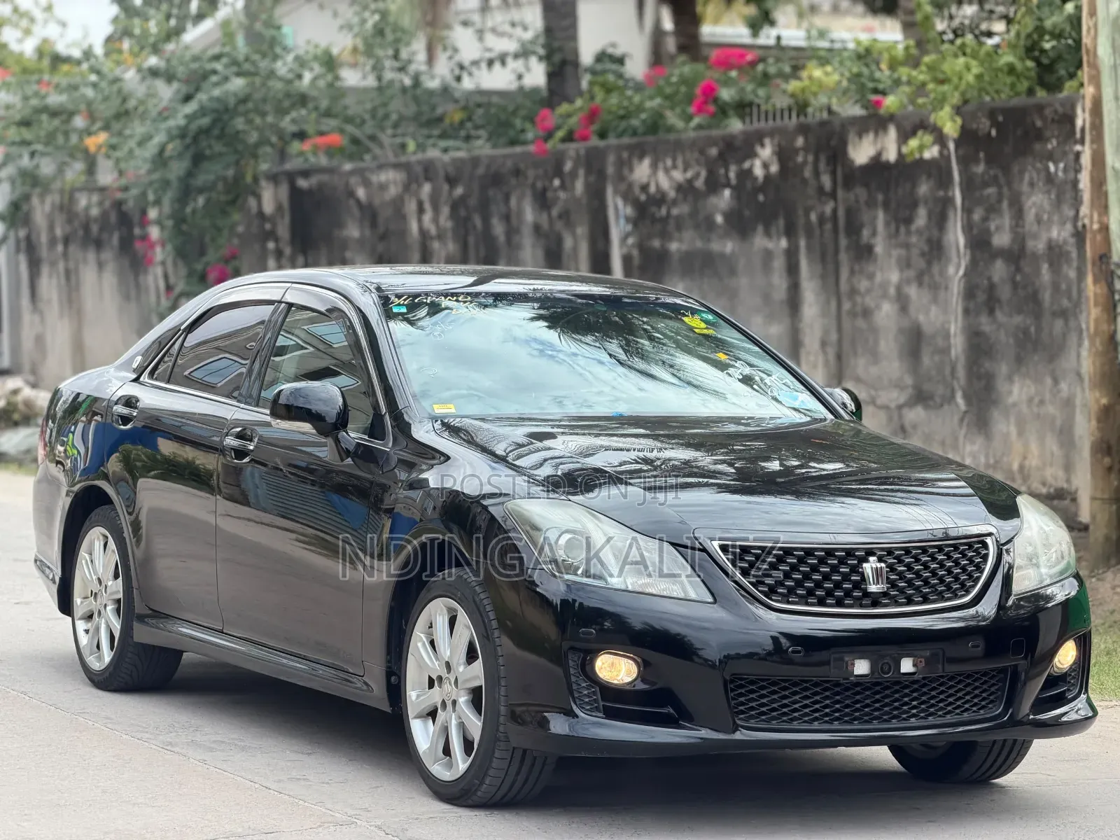 Toyota Crown 2010 Black