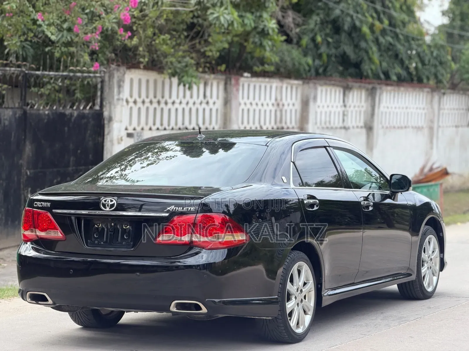 Toyota Crown 2010 Black
