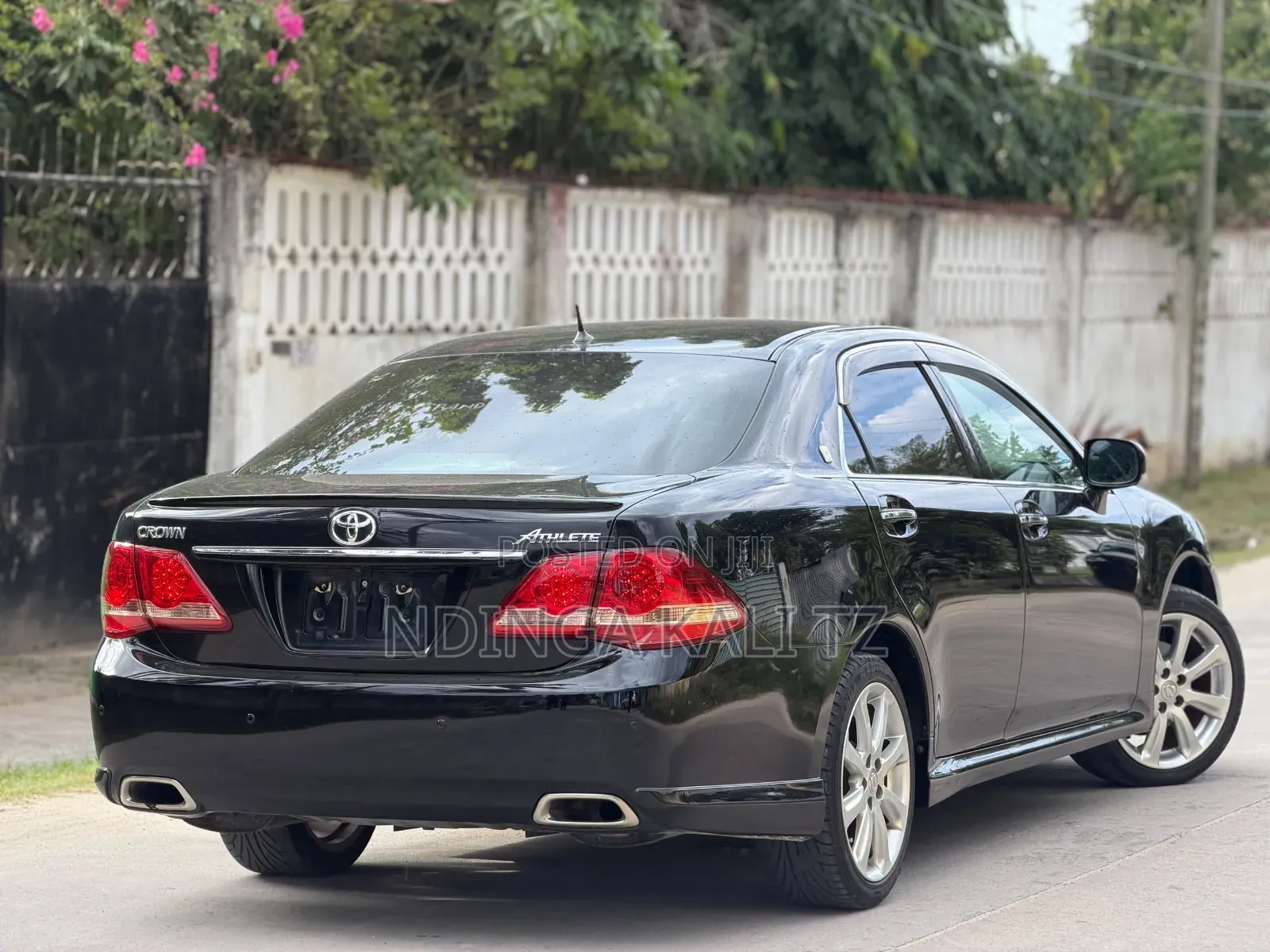 Toyota Crown 2010 Black
