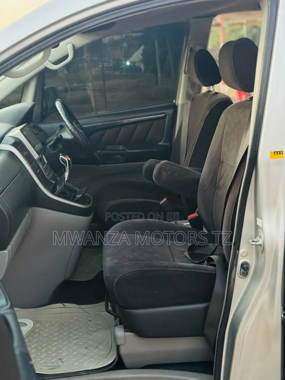 Toyota Alphard 2004 Silver