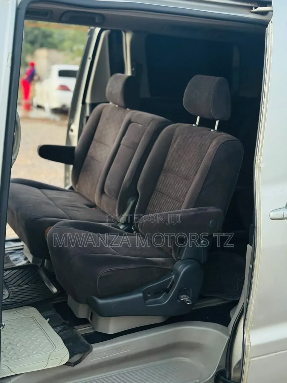 Toyota Alphard 2004 Silver