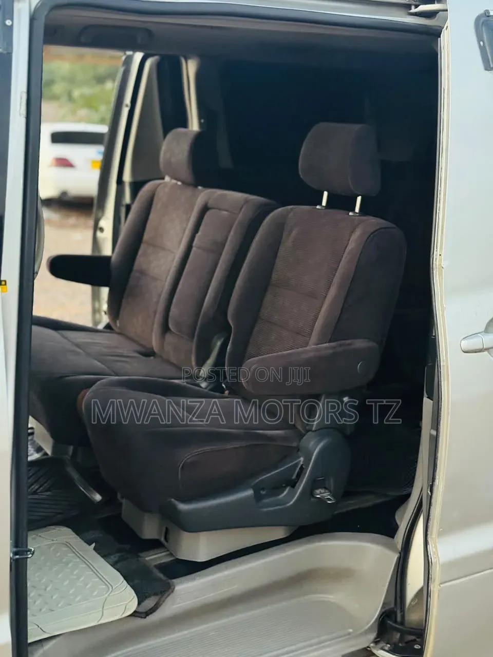 Toyota Alphard 2004 Silver