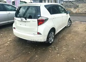 Toyota Ractis 1.3 FWD 2011 White