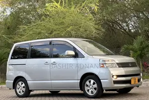 Toyota Voxy 2006 Silver