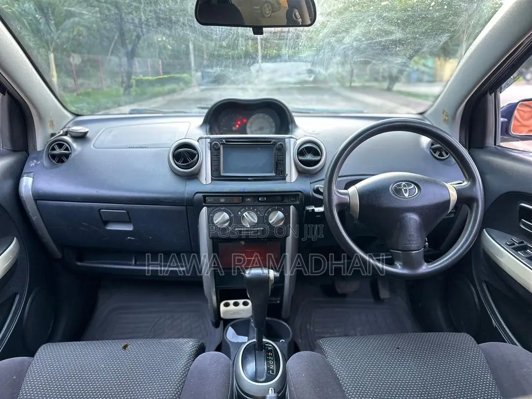 Toyota IST 2004 Blue
