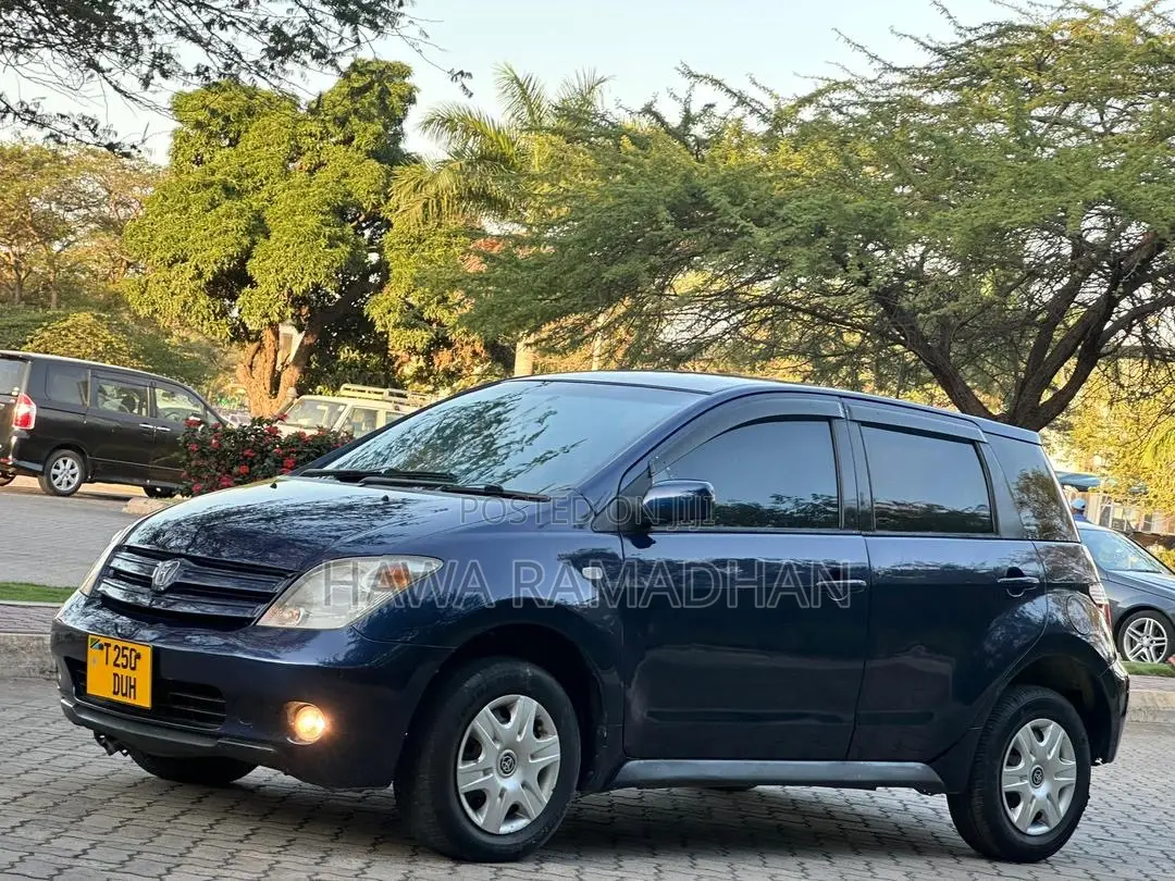 Toyota IST 2004 Blue
